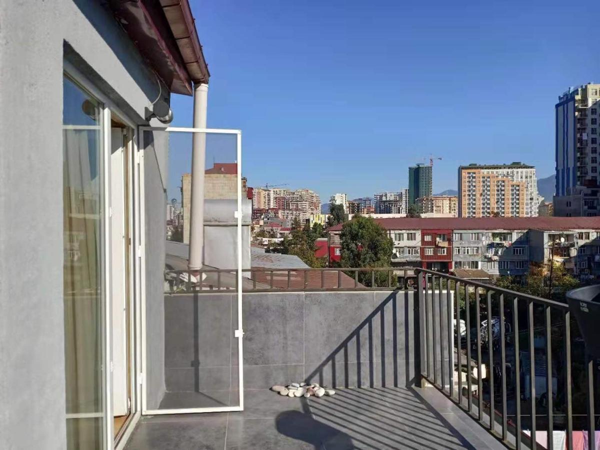 Chase Dream Hostel追梦空间 Батуми Екстериор снимка
